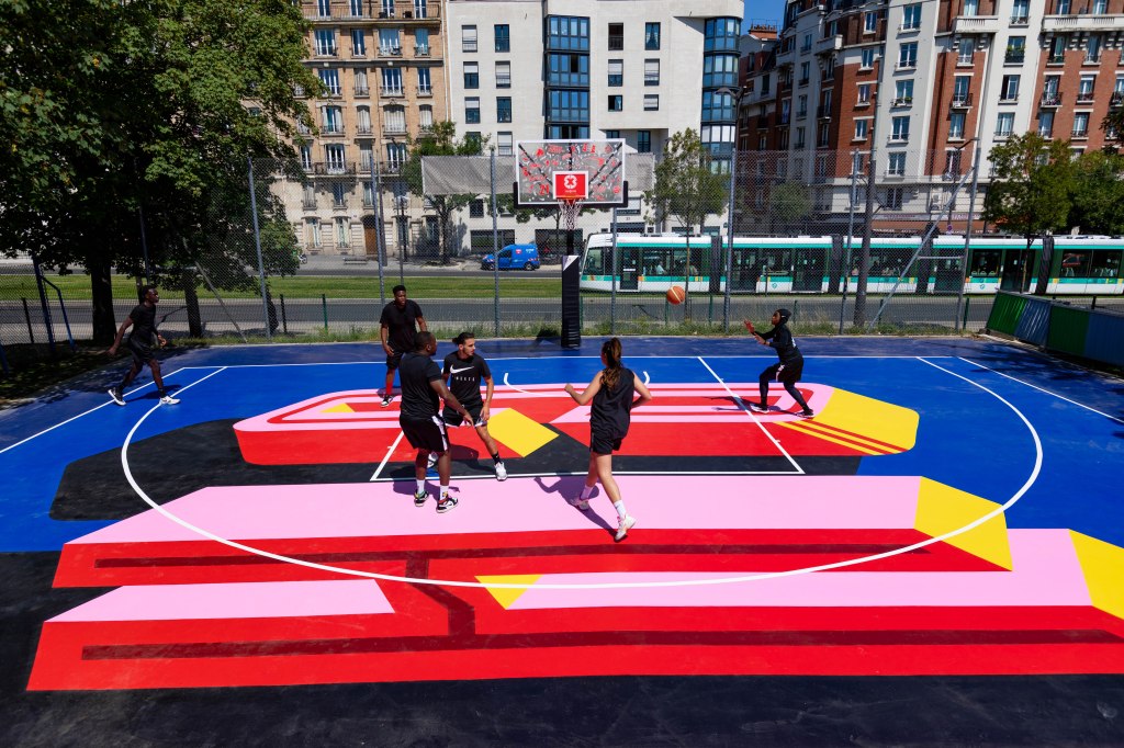 Terrain de basket léo lagrange paris 12 chacha