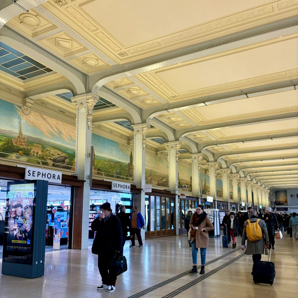 gare de lyon galerie des fresques paris 12