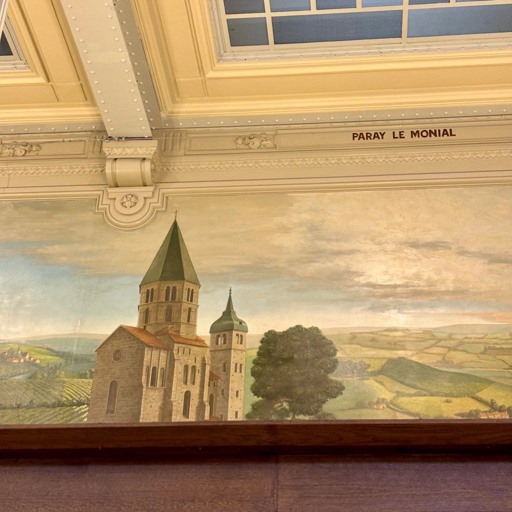 gare de lyon galerie des fresques paris 12