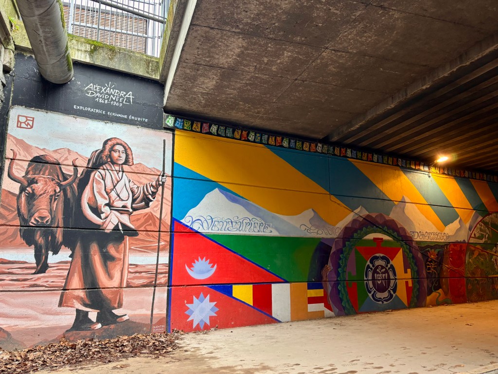 fresque en hommage à Alexandra David-Néel sur la Coulée Verte