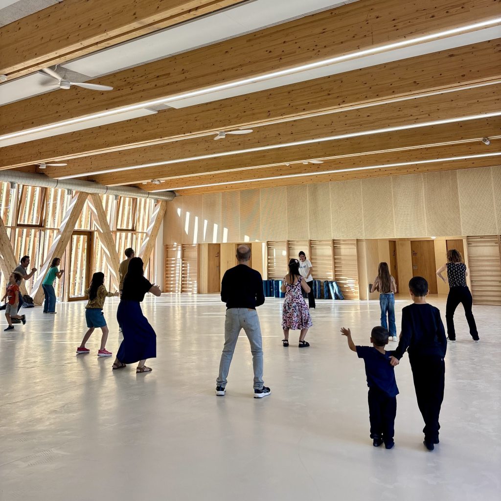 Porte de Vincennes : découvrez le nouveau centre sportif Suzanne Liébrard et la nouvelle ludothèque en&nbsp;images